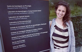 Acadêmica de Psicologia participa de Congressos na Espanha e de atividades educacionais em Portugal