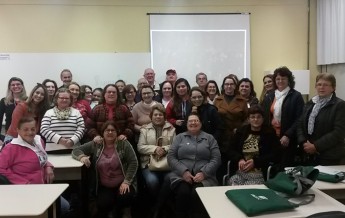 Palestra com alunas do México e Cuba é realizada na Universidade da Terceira Idade