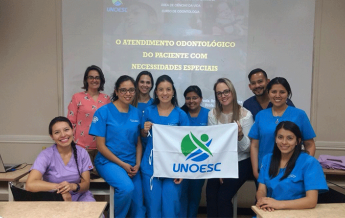 Professoras do curso de Odontologia ministram aulas em Universidade do Equador