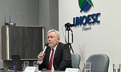 Professor chileno participa do Seminário Comemorativo dos 10 anos do PPGD