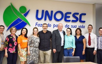 Dirigentes da Unoesc recebem professor Cristóbal Miralles