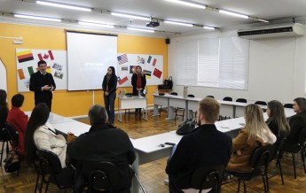 Reunião prepara estudantes da Unoesc que realizarão intercâmbio no próximo semestre