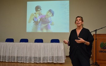 Professora da Espanha realiza estada acadêmica na Unoesc